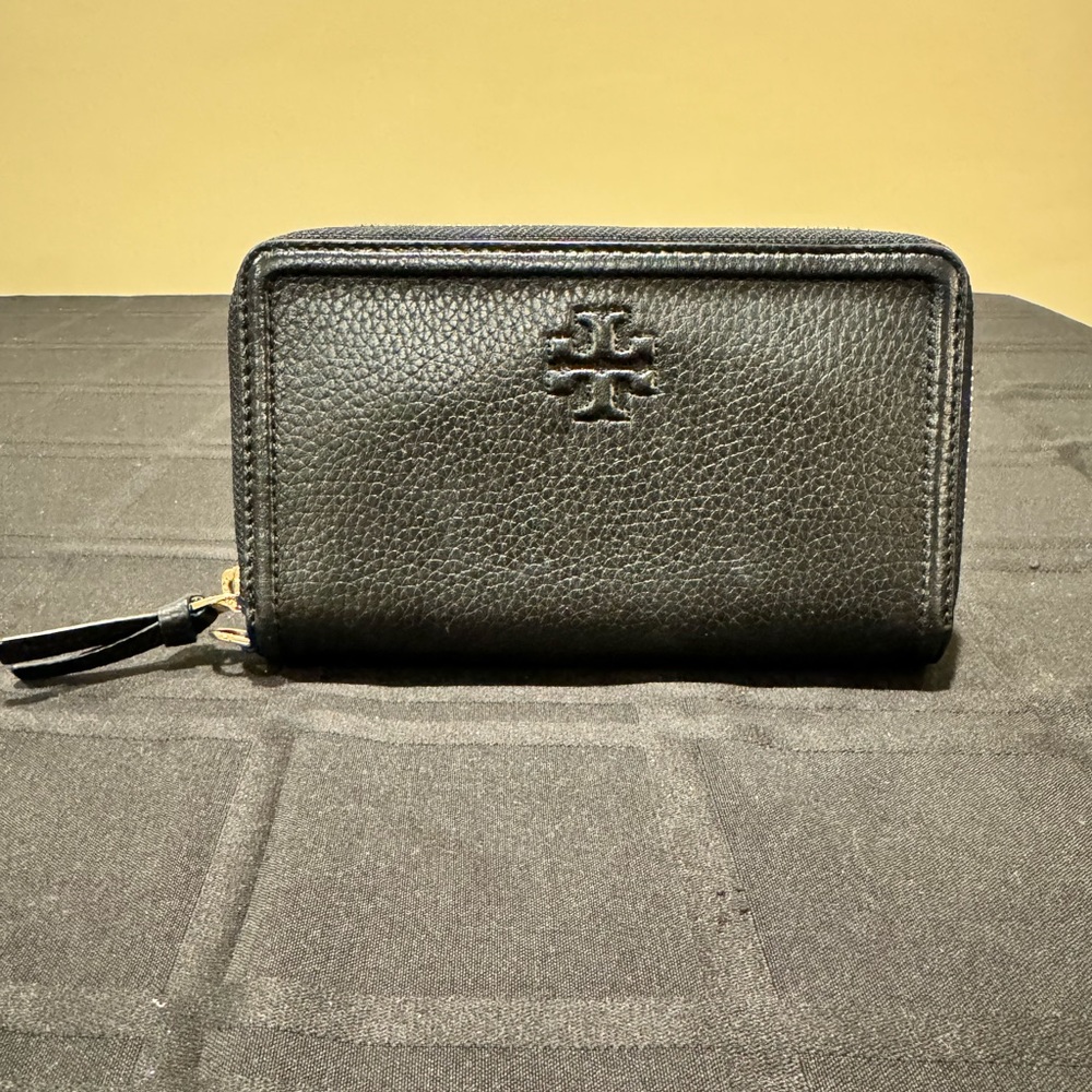 Tory Burch Thea Black Pebbled Leather Wallet